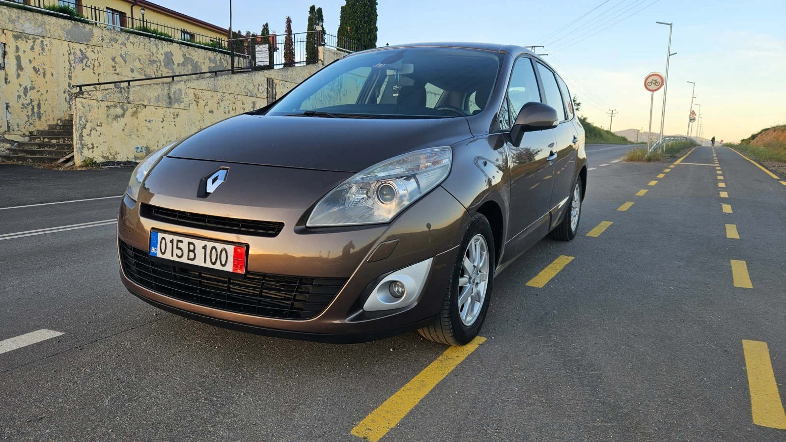 Renault Scenic 1.4 | Auto.bg — изображение 1 Renault Scenic 1.4 | Auto.bg — изображение 1