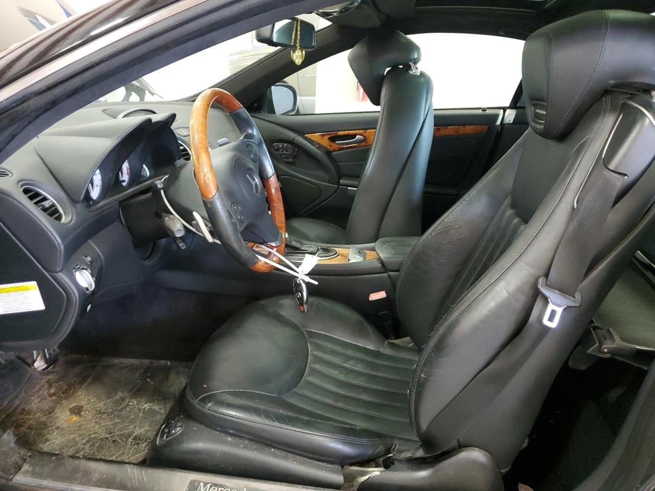 Mercedes-Benz SL 500 AMG* HARMAN/KARDON* KEYLESS* ОБУДУХ - изображение 7 | Auto.bg Mercedes-Benz SL 500 AMG* HARMAN/KARDON* KEYLESS* ОБУДУХ - изображение 7