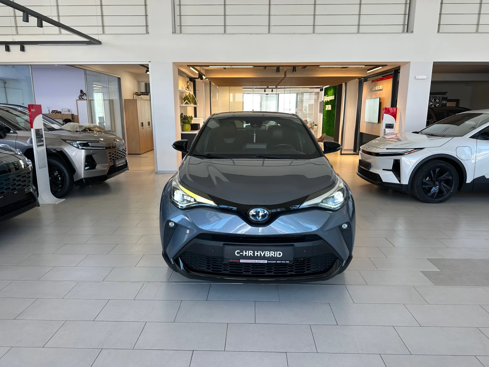 Toyota C-HR Style* Bitone | Auto.bg — изображение 1 Toyota C-HR Style* Bitone | Auto.bg — изображение 1
