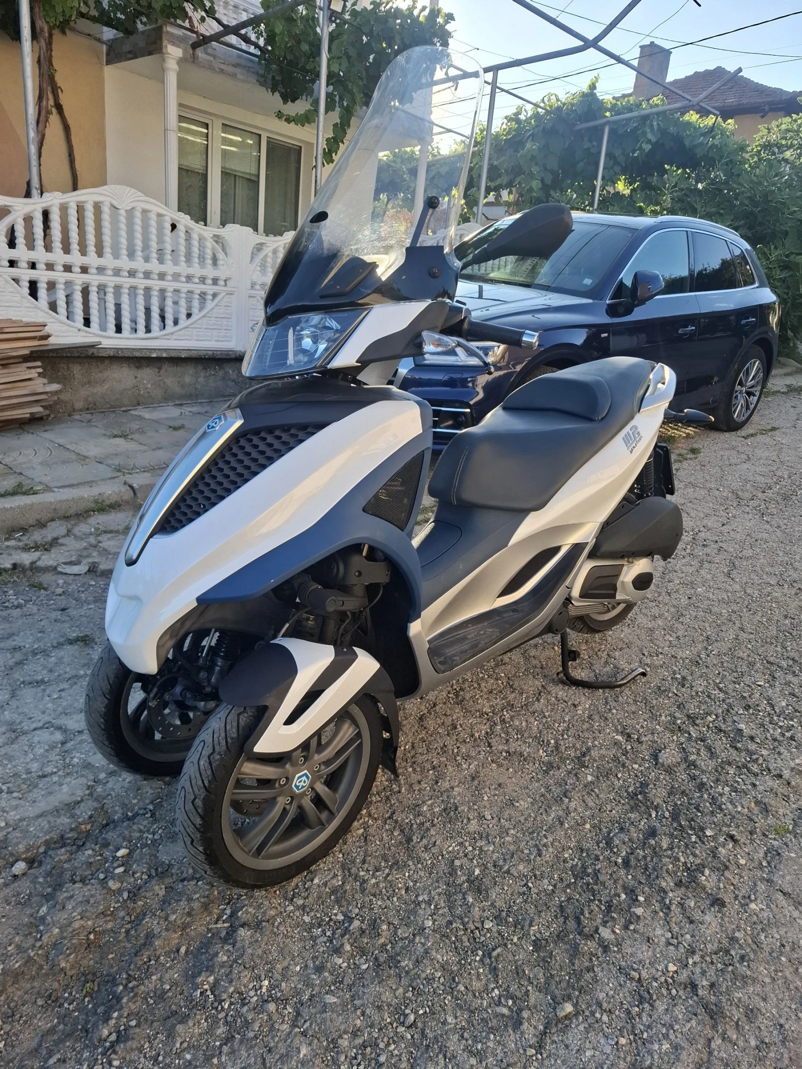 Piaggio Mp3 300 i | Auto.bg — изображение 1 Piaggio Mp3 300 i | Auto.bg — изображение 1