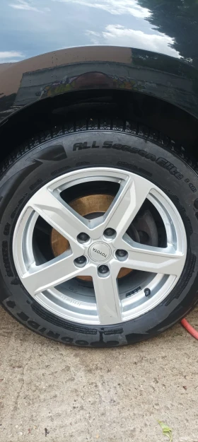 Toyota Auris 1 - 5495 € / 10747.29 лв. - 66878529 4 | Car24.bg Toyota Auris 1 - 5495 € / 10747.29 лв. - 66878529 4