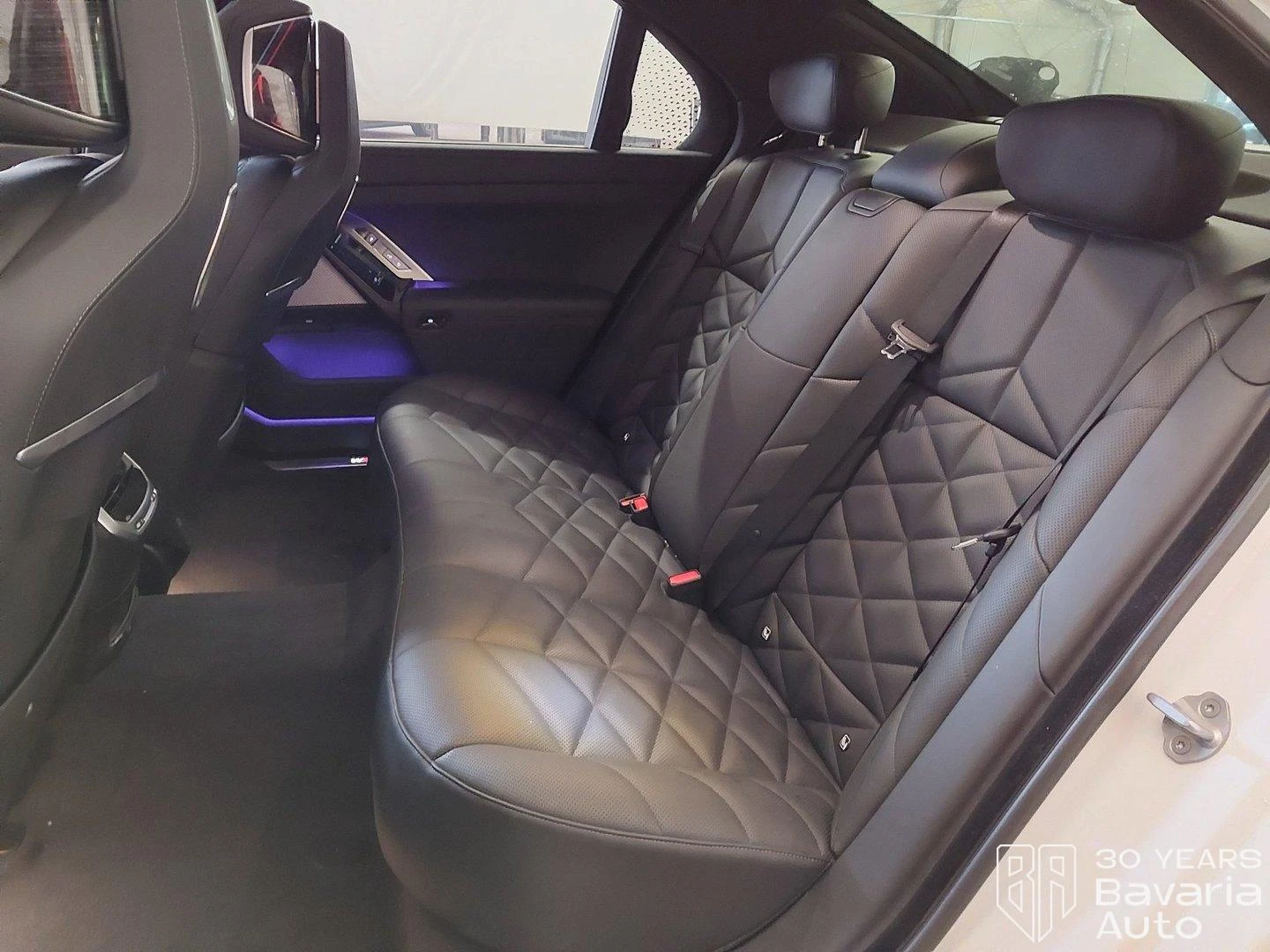 BMW 740 d xDrive M Sport Paket Sportautomatic - изображение 8 | Auto.bg BMW 740 d xDrive M Sport Paket Sportautomatic - изображение 8