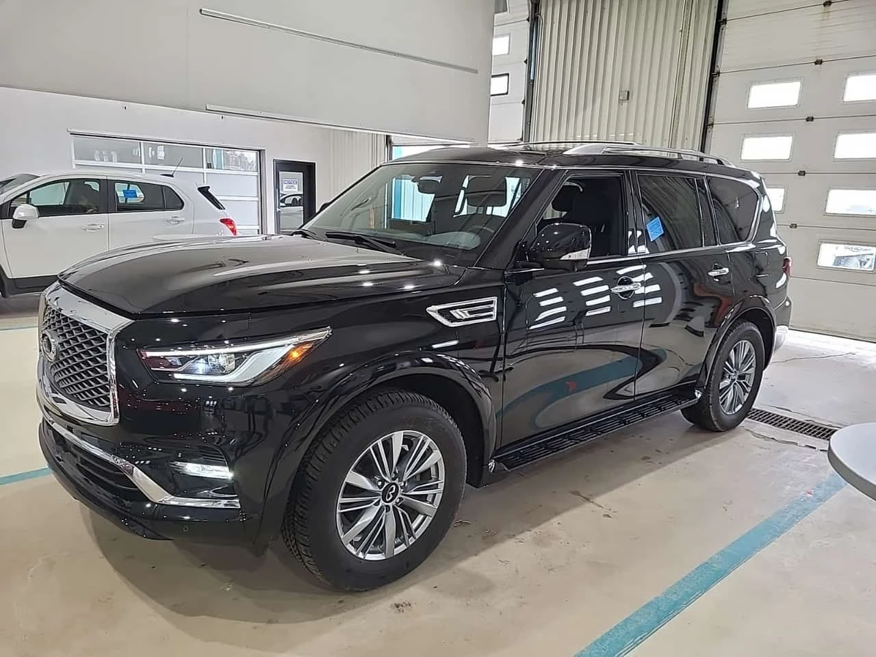 Infiniti QX80 LUXE 5.6L| BOSE| PANORAMA| ОБДУХВАНЕ| 2 KЛЮЧА| TV | Auto.bg — изображение 1 Infiniti QX80 LUXE 5.6L| BOSE| PANORAMA| ОБДУХВАНЕ| 2 KЛЮЧА| TV | Auto.bg — изображение 1