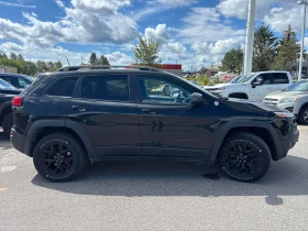 Jeep Cherokee * Trailhawk * CARFAX * ОПЦИЯ ЗА ФИНАНСИРАНЕ | Auto.bg — изображение 3 Jeep Cherokee * Trailhawk * CARFAX * ОПЦИЯ ЗА ФИНАНСИРАНЕ | Auto.bg — изображение 3