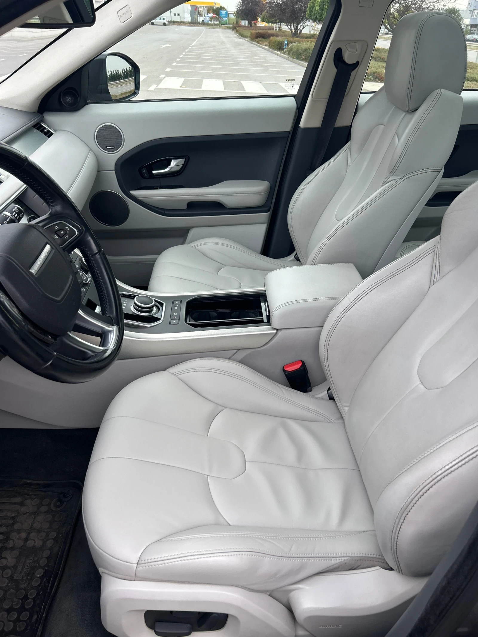 Land Rover Range Rover Evoque 2.2SD4 4x4 190 к.с - изображение 9 | Auto.bg Land Rover Range Rover Evoque 2.2SD4 4x4 190 к.с - изображение 9