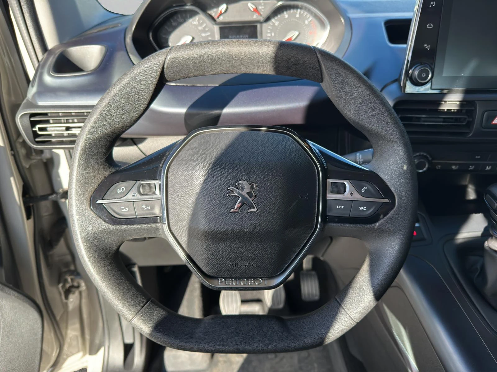 Peugeot Rifter 1.5 Blue-HDi Allure L2 - изображение 9 | Auto.bg Peugeot Rifter 1.5 Blue-HDi Allure L2 - изображение 9