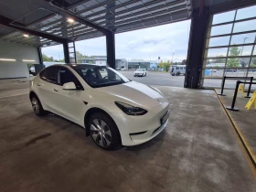 Tesla Model Y Long Range AWD/60000 km.