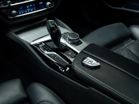 BMW 550 M550D* XDRIVE* M-SPORT* B&W* 360* HUD* PANO* SOFTC | Auto.bg — изображение 9 BMW 550 M550D* XDRIVE* M-SPORT* B&W* 360* HUD* PANO* SOFTC | Auto.bg — изображение 9