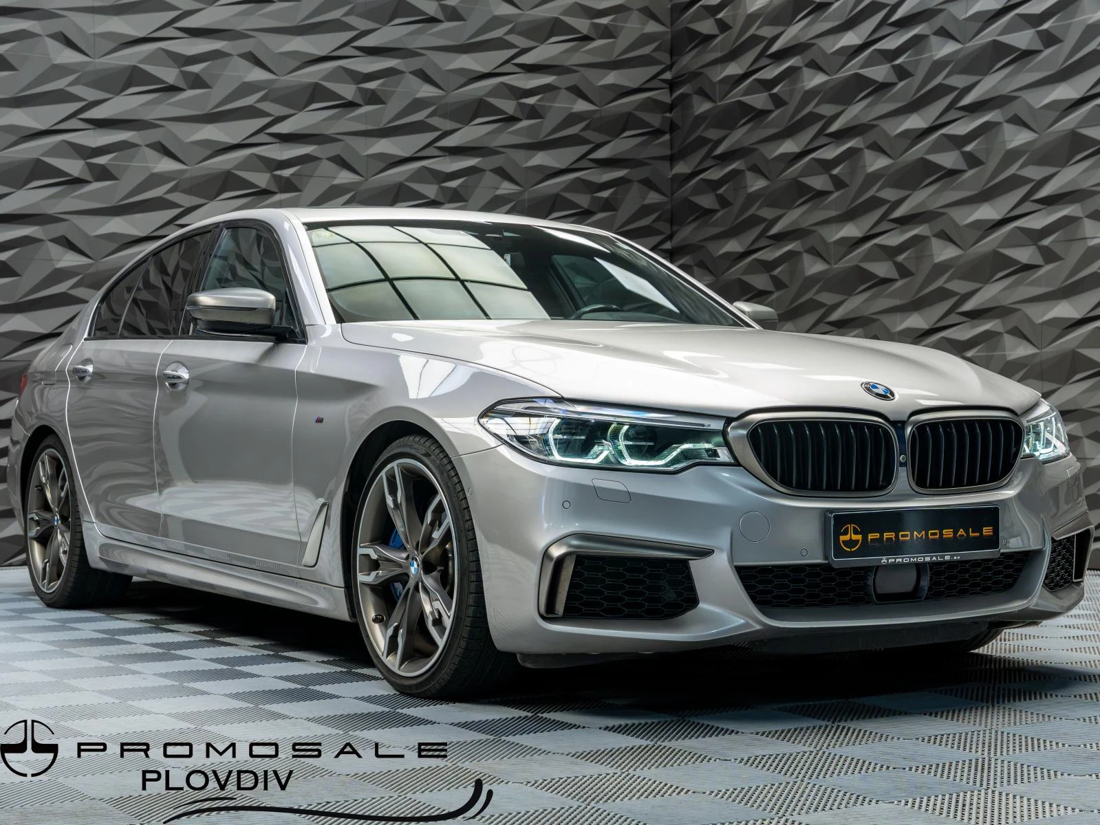 BMW 550 M550D* XDRIVE* M-SPORT* B&W* 360* HUD* PANO* SOFTC | Auto.bg — изображение 1 BMW 550 M550D* XDRIVE* M-SPORT* B&W* 360* HUD* PANO* SOFTC | Auto.bg — изображение 1