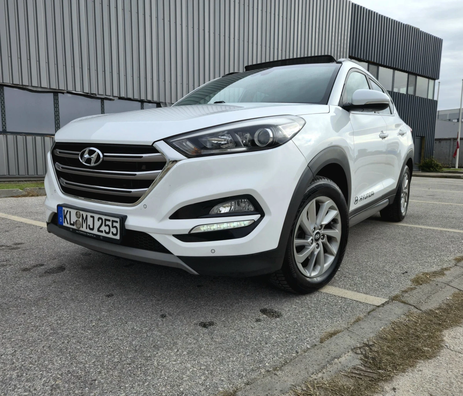 Hyundai Tucson FULL 2.0 136кс.PANORAMA 2017г. - изображение 4 | Auto.bg Hyundai Tucson FULL 2.0 136кс.PANORAMA 2017г. - изображение 4