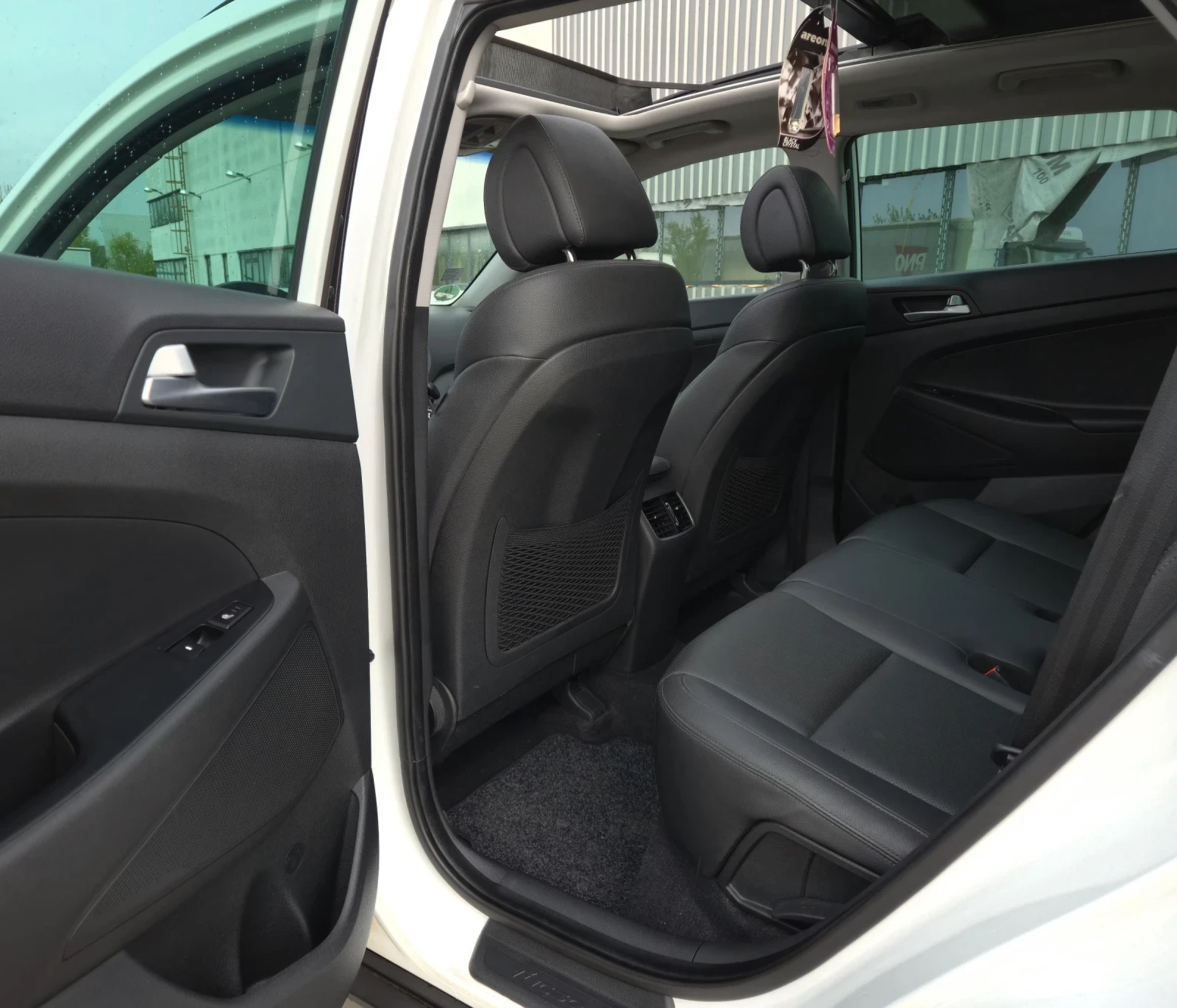 Hyundai Tucson FULL 2.0 136кс.PANORAMA 2017г. - изображение 9 | Auto.bg Hyundai Tucson FULL 2.0 136кс.PANORAMA 2017г. - изображение 9