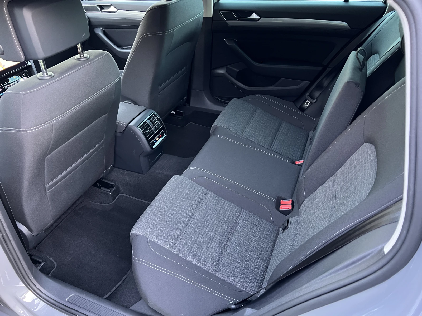 VW Passat BUSINESS/2.0TDI/150k.c./7-DSG/N1 - изображение 9 | Auto.bg VW Passat BUSINESS/2.0TDI/150k.c./7-DSG/N1 - изображение 9