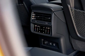 Audi Q8 PRESTIGE/MATRIX/360/BANG AND OLUFSEN/ОБДУХ/HUD/PAN | Auto.bg — изображение 17 Audi Q8 PRESTIGE/MATRIX/360/BANG AND OLUFSEN/ОБДУХ/HUD/PAN | Auto.bg — изображение 17