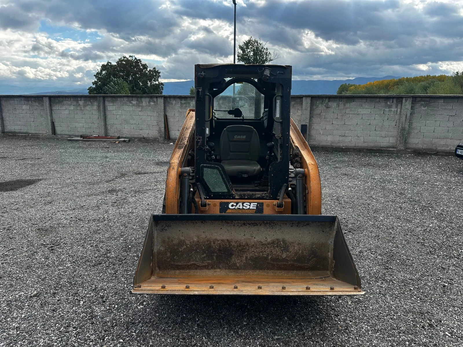 Мини челни товарачи Bobcat Case SR130 - изображение 4 | Auto.bg Мини челни товарачи Bobcat Case SR130 - изображение 4