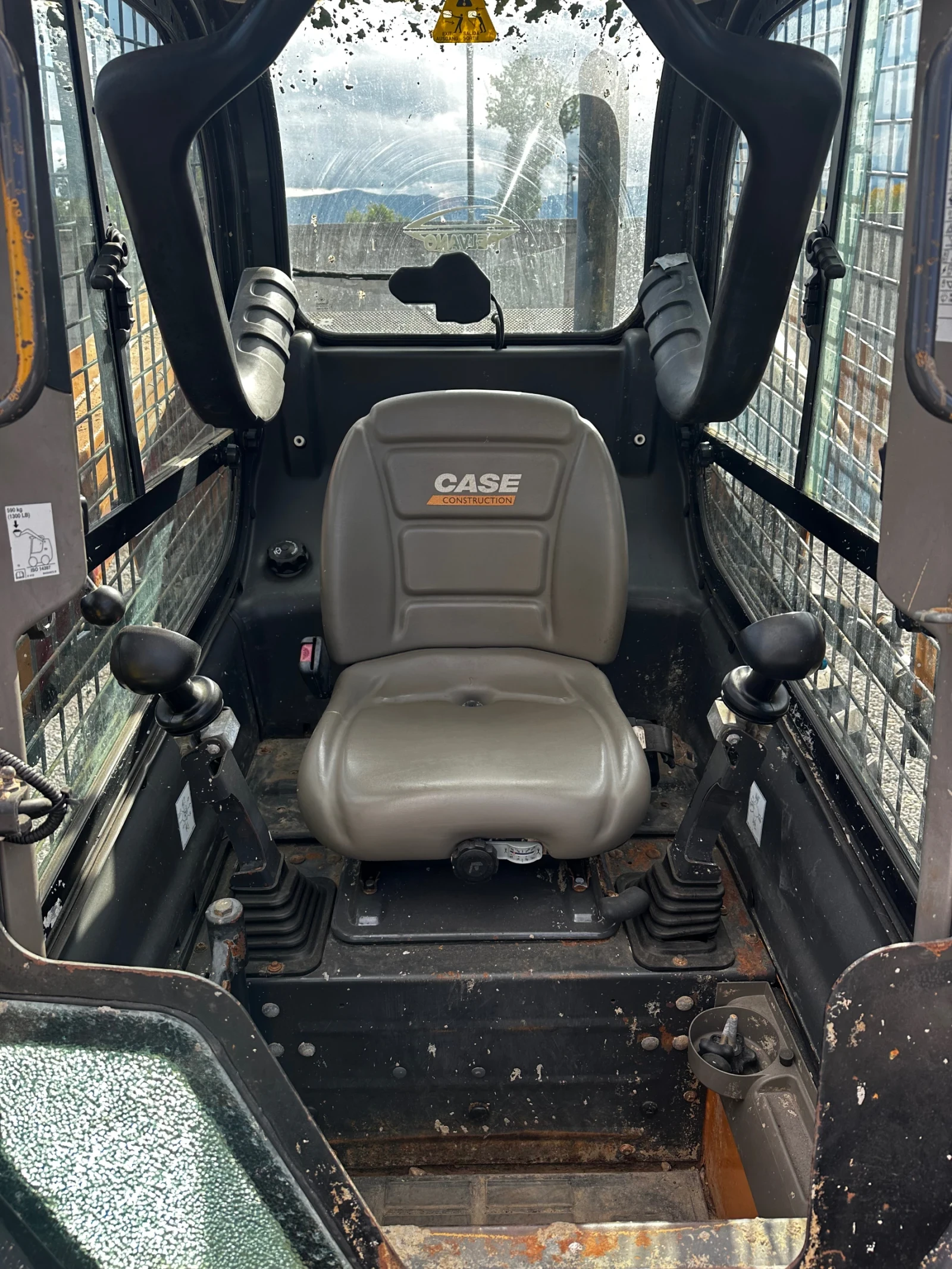 Мини челни товарачи Bobcat Case SR130 - изображение 7 | Auto.bg Мини челни товарачи Bobcat Case SR130 - изображение 7