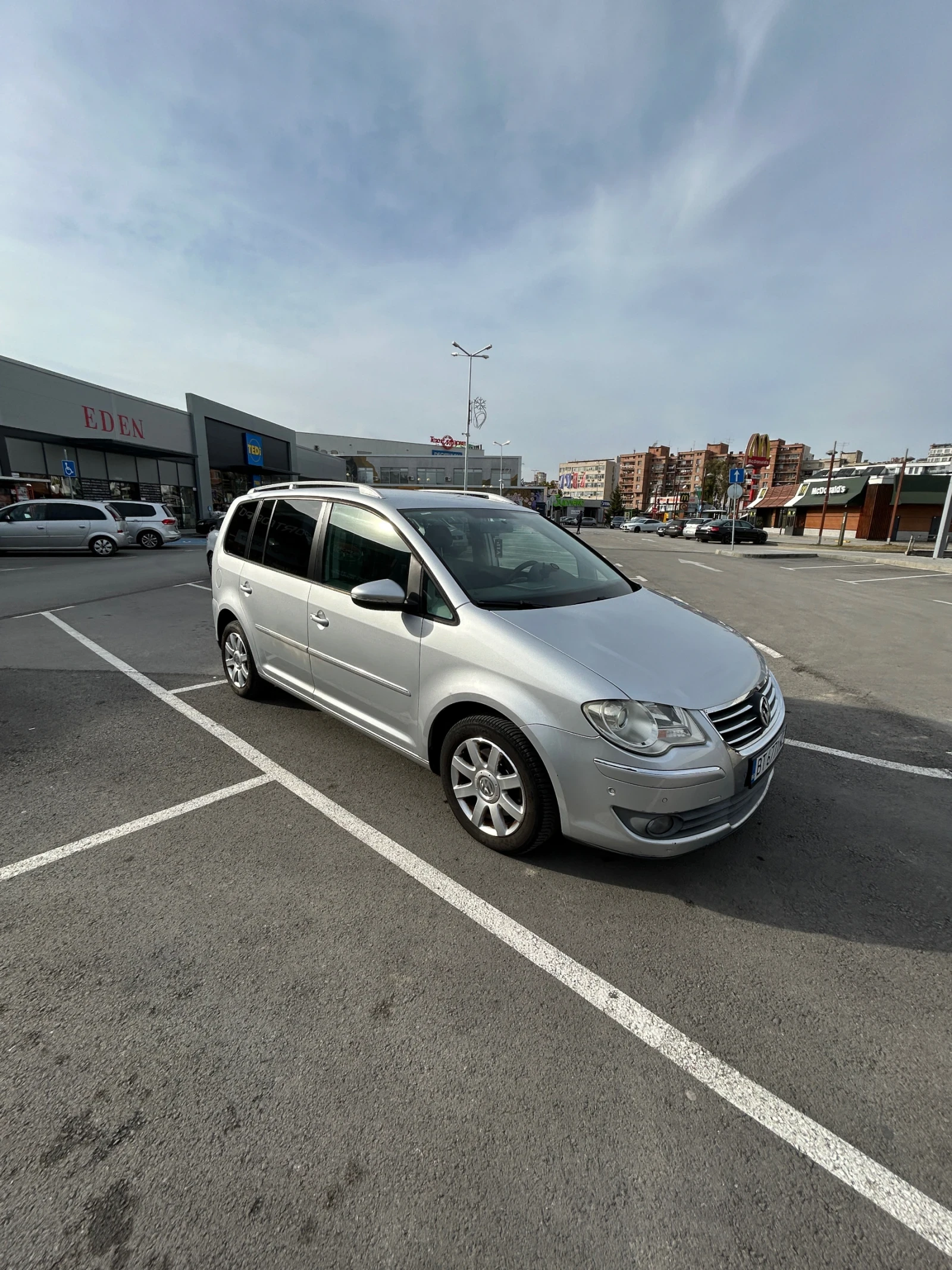 VW Touran Eco Fuel 1.4 tsi Metan - изображение 3 | Auto.bg VW Touran Eco Fuel 1.4 tsi Metan - изображение 3