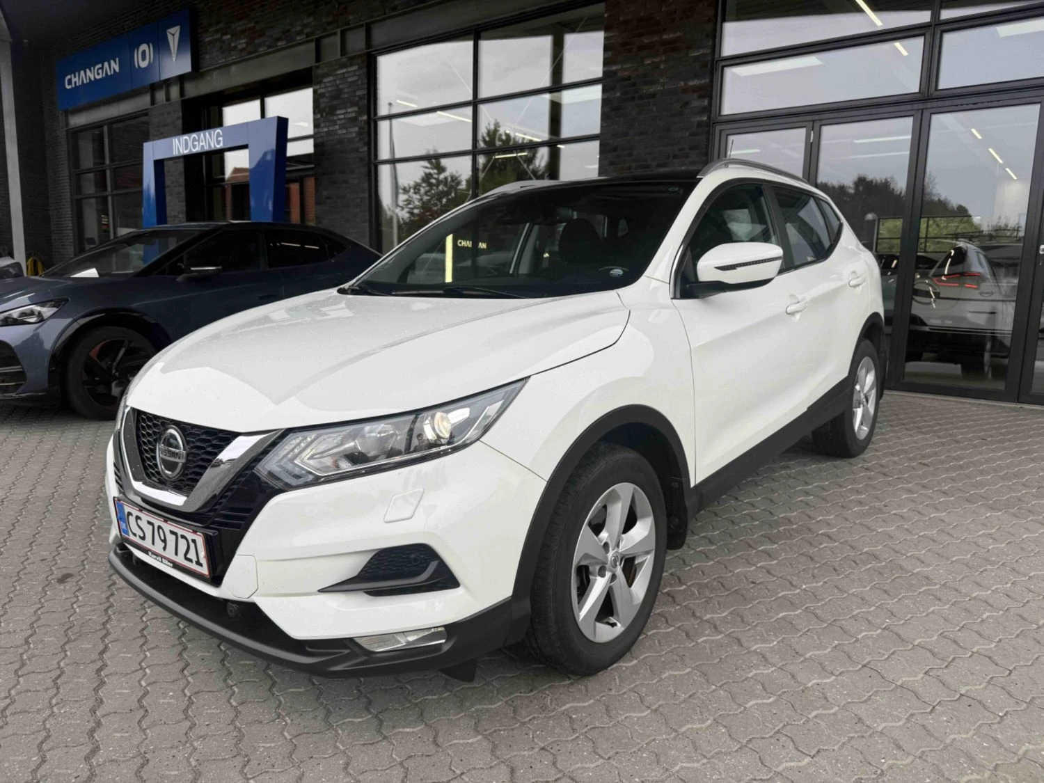 Nissan Qashqai Acenta 1.3 Бензин | Auto.bg — изображение 1 Nissan Qashqai Acenta 1.3 Бензин | Auto.bg — изображение 1