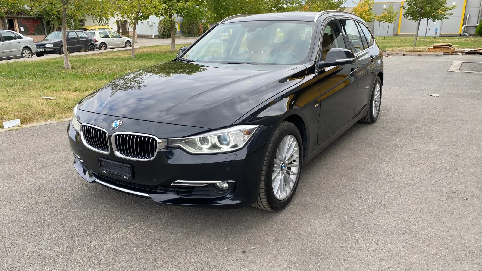 BMW 320 2.0 I xDrive 184 kc Luxury Line - изображение 2 | Auto.bg BMW 320 2.0 I xDrive 184 kc Luxury Line - изображение 2