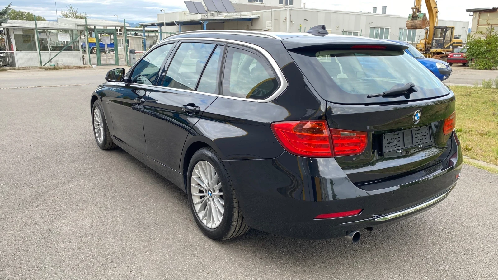 BMW 320 2.0 I xDrive 184 kc Luxury Line - изображение 5 | Auto.bg BMW 320 2.0 I xDrive 184 kc Luxury Line - изображение 5