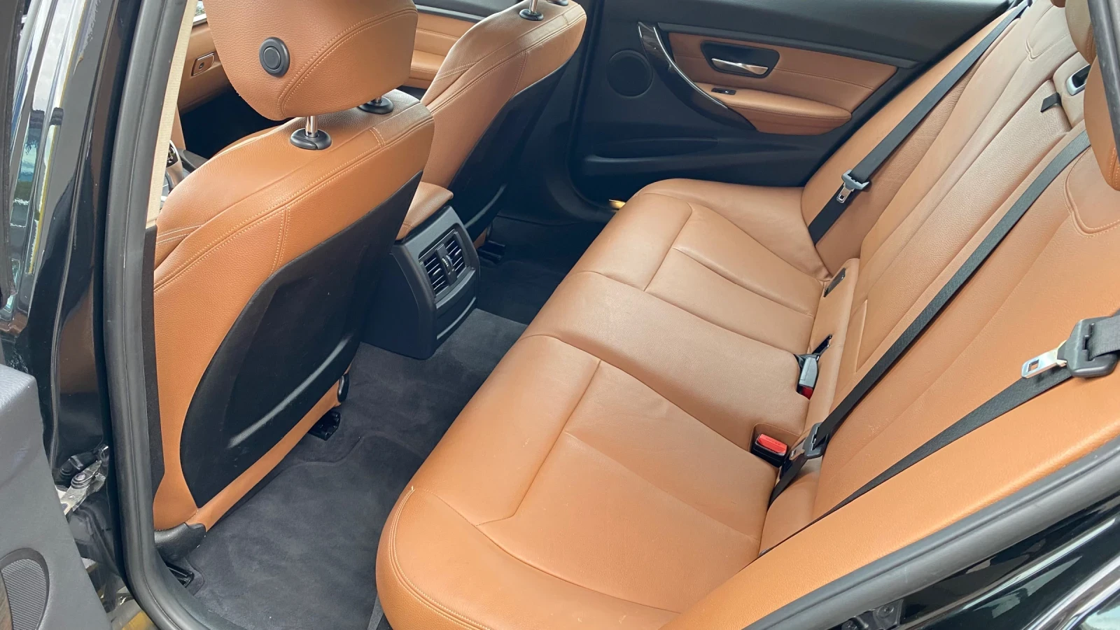 BMW 320 2.0 I xDrive 184 kc Luxury Line - изображение 8 | Auto.bg BMW 320 2.0 I xDrive 184 kc Luxury Line - изображение 8