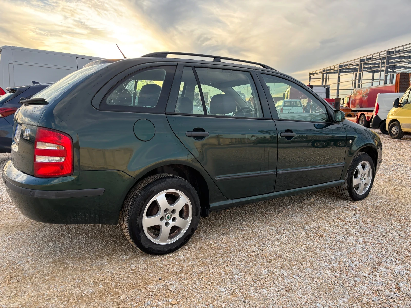 Skoda Fabia 1.4 БЕНЗИН АВТОМАТ - изображение 3 | Auto.bg Skoda Fabia 1.4 БЕНЗИН АВТОМАТ - изображение 3