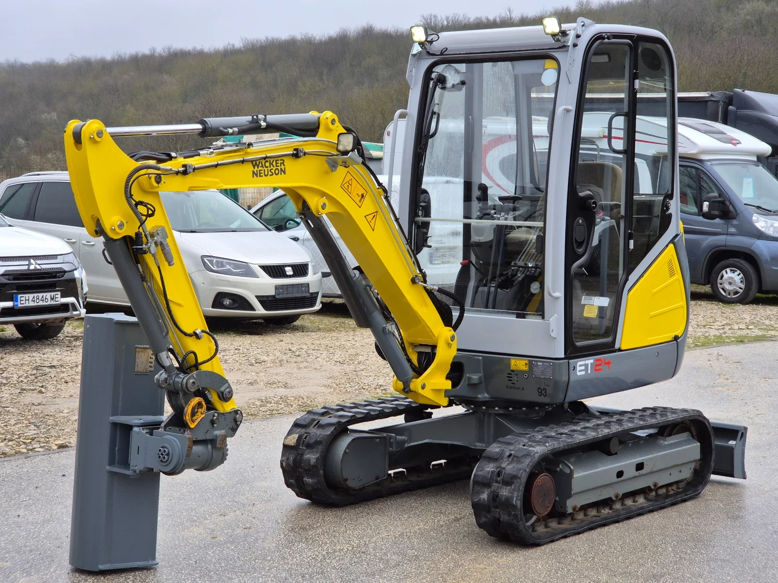 Багер Neuson ET24/465м.ч./хидр.бързосмяна+ POWERTILT/3кофи/3лин | Auto.bg — изображение 1 Багер Neuson ET24/465м.ч./хидр.бързосмяна+ POWERTILT/3кофи/3лин | Auto.bg — изображение 1