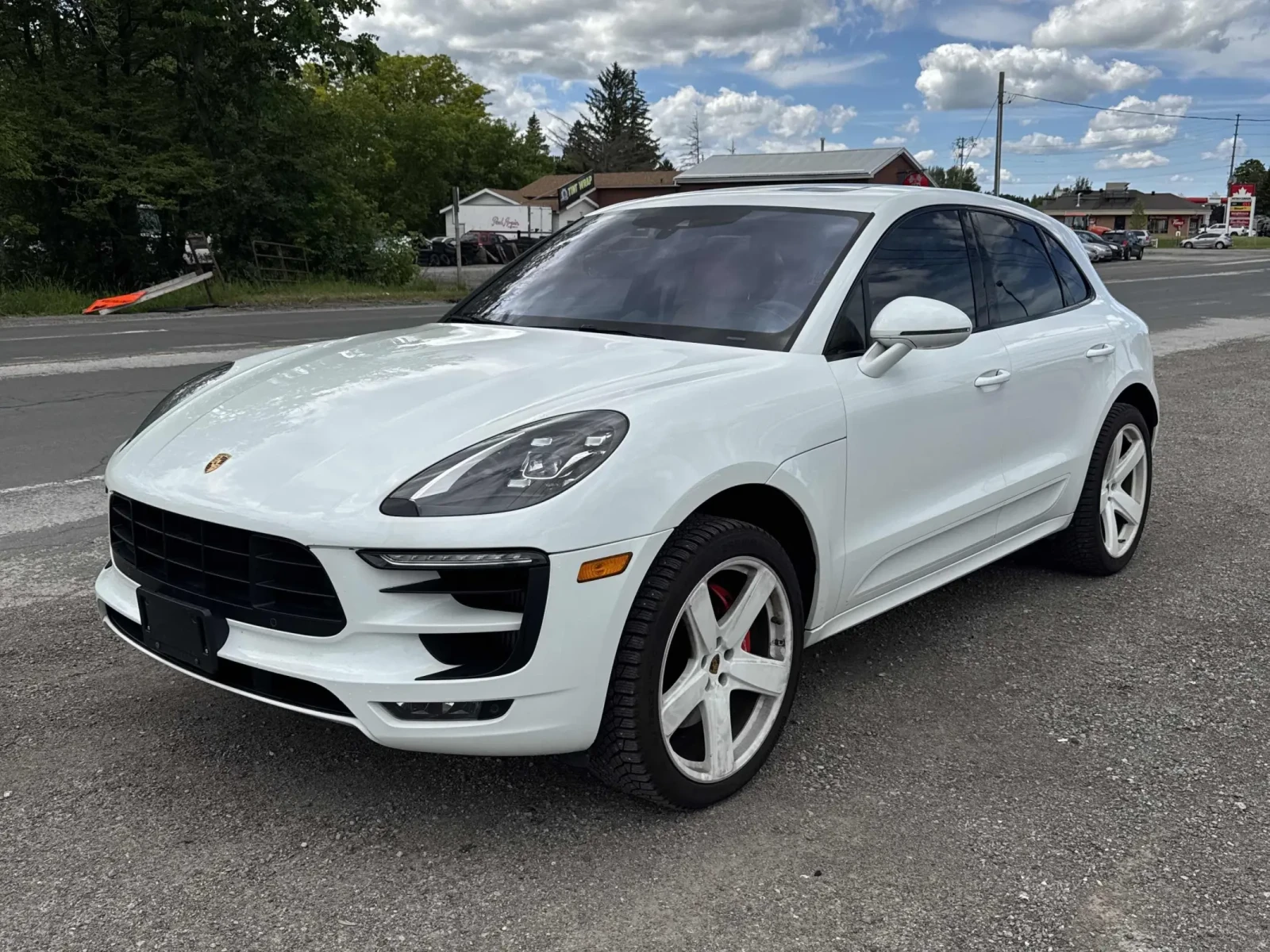 Porsche Macan Turbo * ОБДУХВАНЕ* ПОДГРЕВИ * ПАНОРАМА * CARFAX | Auto.bg — изображение 1 Porsche Macan Turbo * ОБДУХВАНЕ* ПОДГРЕВИ * ПАНОРАМА * CARFAX | Auto.bg — изображение 1