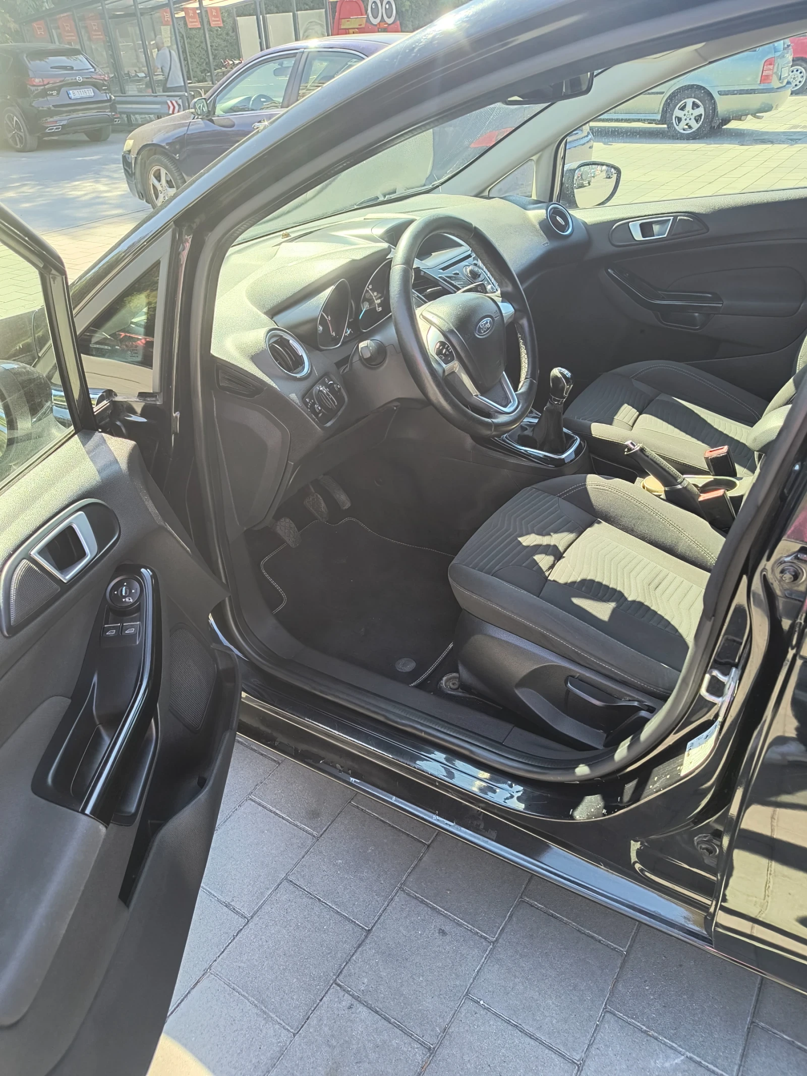 Ford Fiesta 1.6 TDCi Titanium  - изображение 8 | Auto.bg Ford Fiesta 1.6 TDCi Titanium  - изображение 8