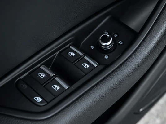Audi A4 2.0 TFSI / Technik / S-Line / 360 - изображение 9 | Auto.bg Audi A4 2.0 TFSI / Technik / S-Line / 360 - изображение 9