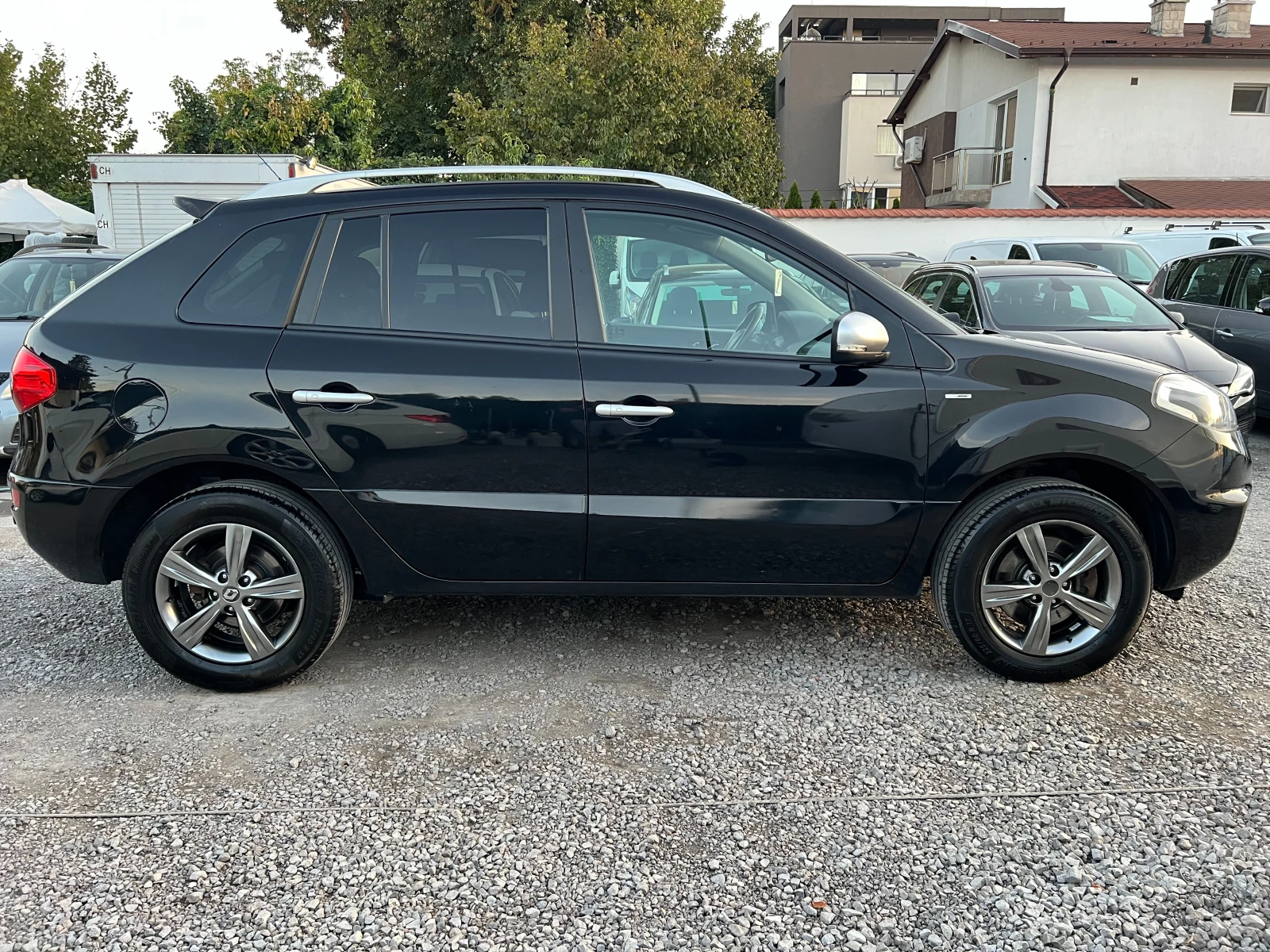 Renault Koleos 2.5i AWD/BOSE/НАВИГАЦИЯ/КОЖА/PDC/Серв. история/ - изображение 5 | Auto.bg Renault Koleos 2.5i AWD/BOSE/НАВИГАЦИЯ/КОЖА/PDC/Серв. история/ - изображение 5