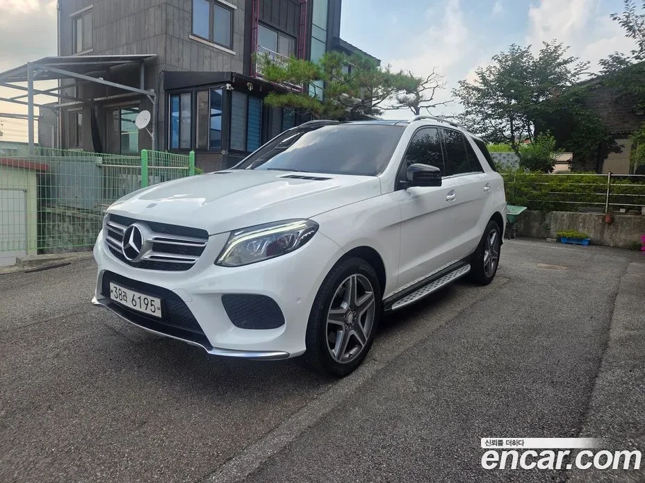 Mercedes-Benz GLE 350d | 4MATIC | Auto.bg — изображение 1 Mercedes-Benz GLE 350d | 4MATIC | Auto.bg — изображение 1