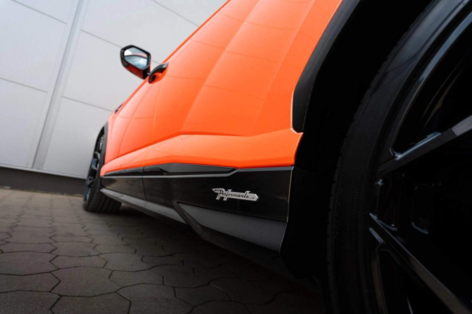 Lamborghini Urus PERFORMANTE/CERAMIC/FULL CARBON/B&O/PANO/HEAD UP/ - изображение 7 | Auto.bg Lamborghini Urus PERFORMANTE/CERAMIC/FULL CARBON/B&O/PANO/HEAD UP/ - изображение 7