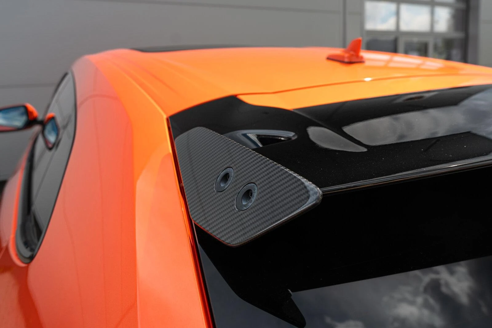 Lamborghini Urus PERFORMANTE/CERAMIC/FULL CARBON/B&O/PANO/HEAD UP/ - изображение 9 | Auto.bg Lamborghini Urus PERFORMANTE/CERAMIC/FULL CARBON/B&O/PANO/HEAD UP/ - изображение 9