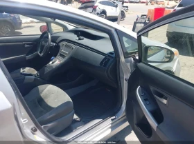 Toyota Prius 1.8L I-4 DOHC, VVT, 98HP Front Wheel Drive | Auto.bg — изображение 5 Toyota Prius 1.8L I-4 DOHC, VVT, 98HP Front Wheel Drive | Auto.bg — изображение 5