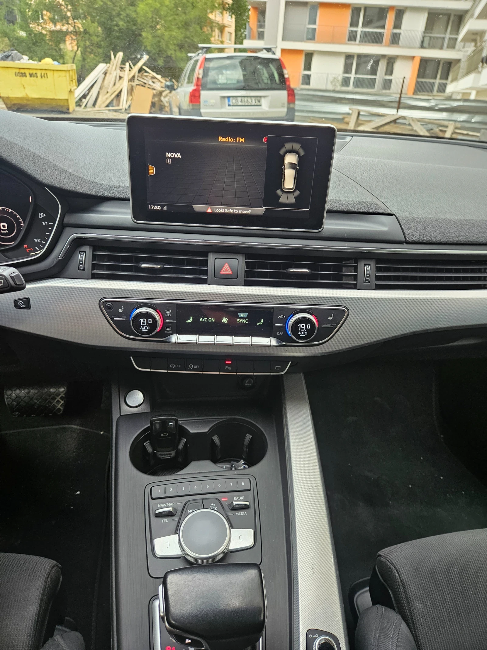 Audi A4 2.0TDI S-LINE DIGITAL COCKPIT - изображение 8 | Auto.bg Audi A4 2.0TDI S-LINE DIGITAL COCKPIT - изображение 8