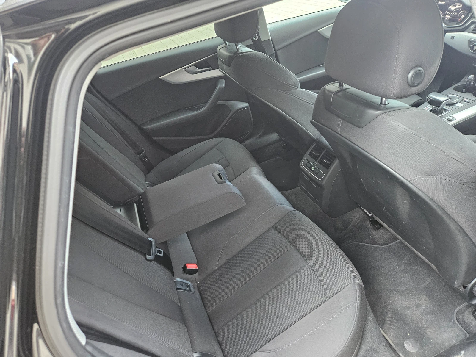 Audi A4 2.0TDI S-LINE DIGITAL COCKPIT - изображение 10 | Auto.bg Audi A4 2.0TDI S-LINE DIGITAL COCKPIT - изображение 10