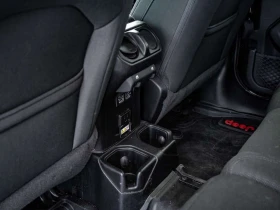 Jeep Wrangler * Sahara | Available Now * CARFAX * ЦЕНА ДО БГ - 24250 € / 47428.88 лв. - 60175873 14 | Car24.bg Jeep Wrangler * Sahara | Available Now * CARFAX * ЦЕНА ДО БГ - 24250 € / 47428.88 лв. - 60175873 14