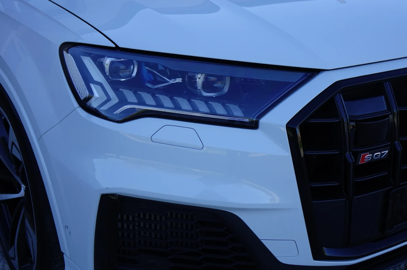 Audi SQ7 4.0V8TDI 6+ 1места ДДС ФАКТУРА - изображение 4 | Auto.bg Audi SQ7 4.0V8TDI 6+ 1места ДДС ФАКТУРА - изображение 4
