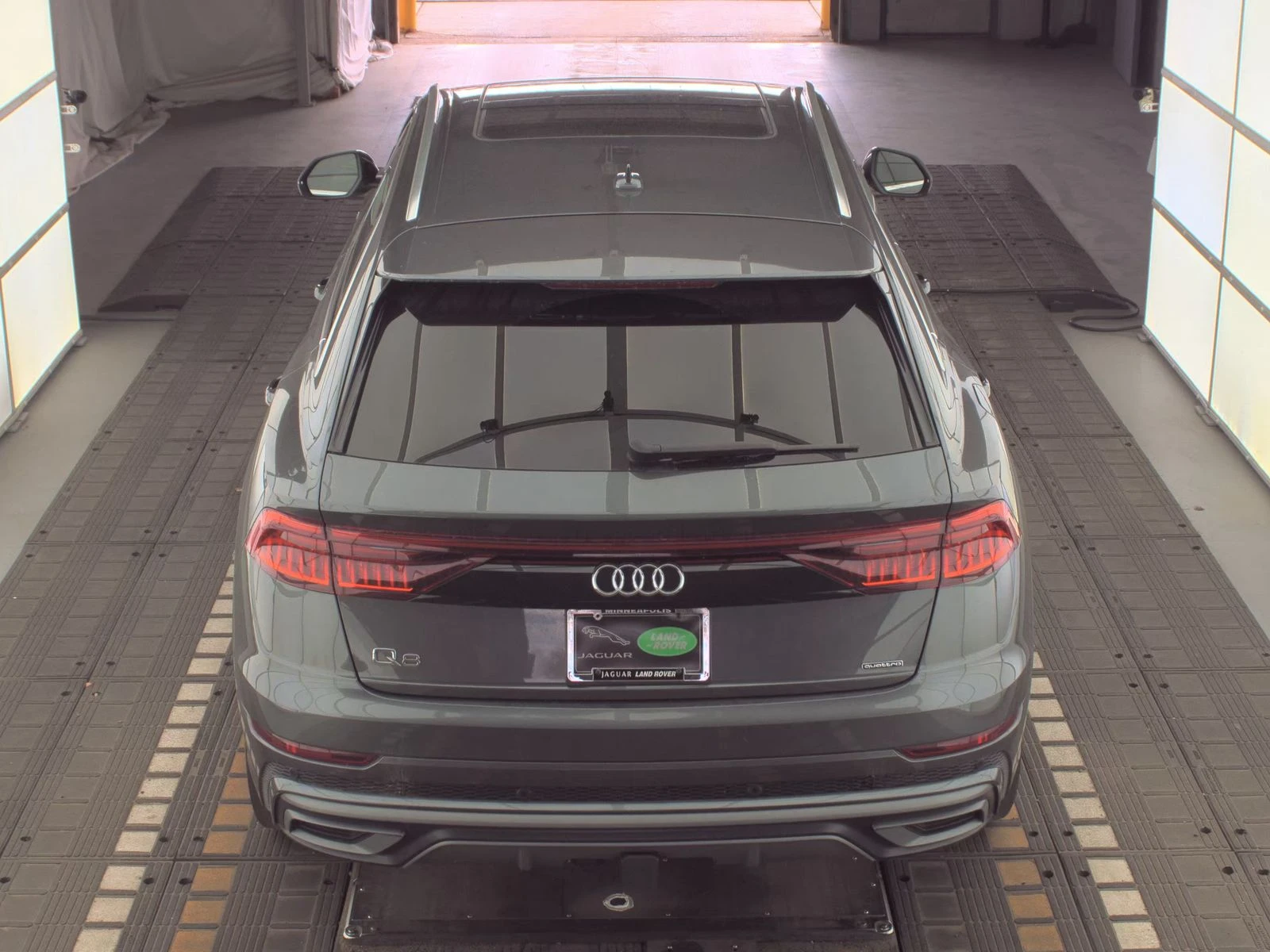 Audi Q8 QUATTRO* B&O* S-LINE* DISTRONIC* OBDUH* 360 VIEW*  - изображение 5 | Auto.bg Audi Q8 QUATTRO* B&O* S-LINE* DISTRONIC* OBDUH* 360 VIEW*  - изображение 5