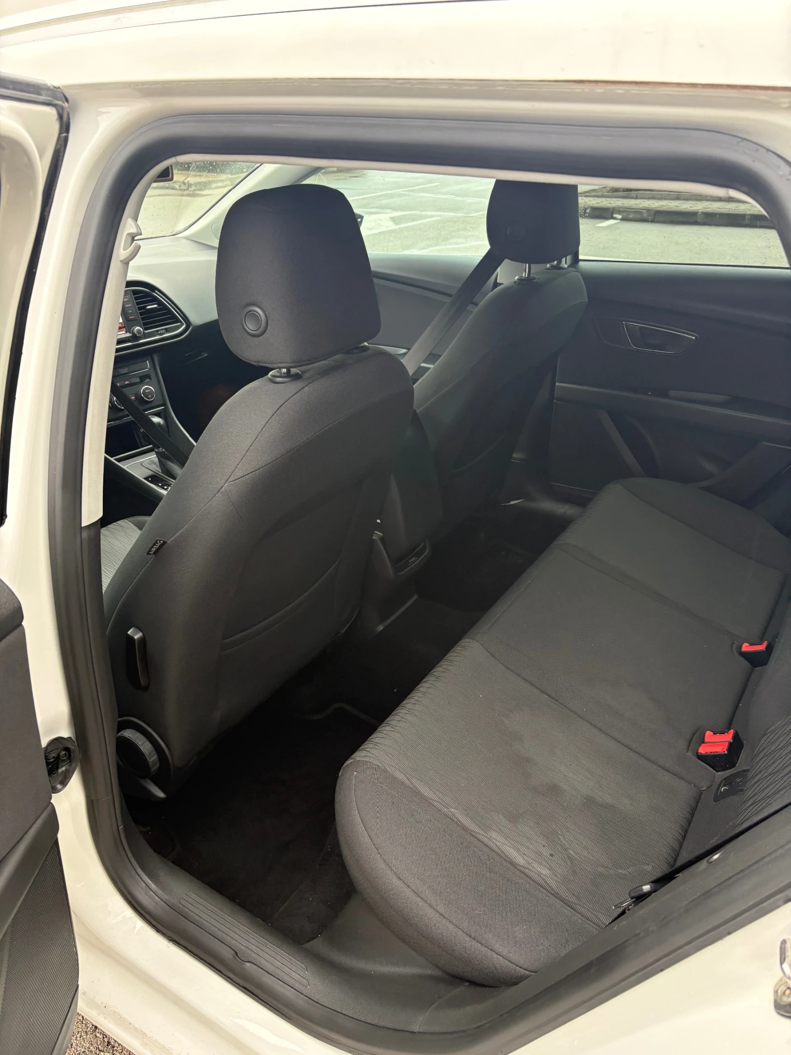 Seat Leon 1.4 TGI DSG ST AUTOMAT METAN - изображение 10 | Auto.bg Seat Leon 1.4 TGI DSG ST AUTOMAT METAN - изображение 10