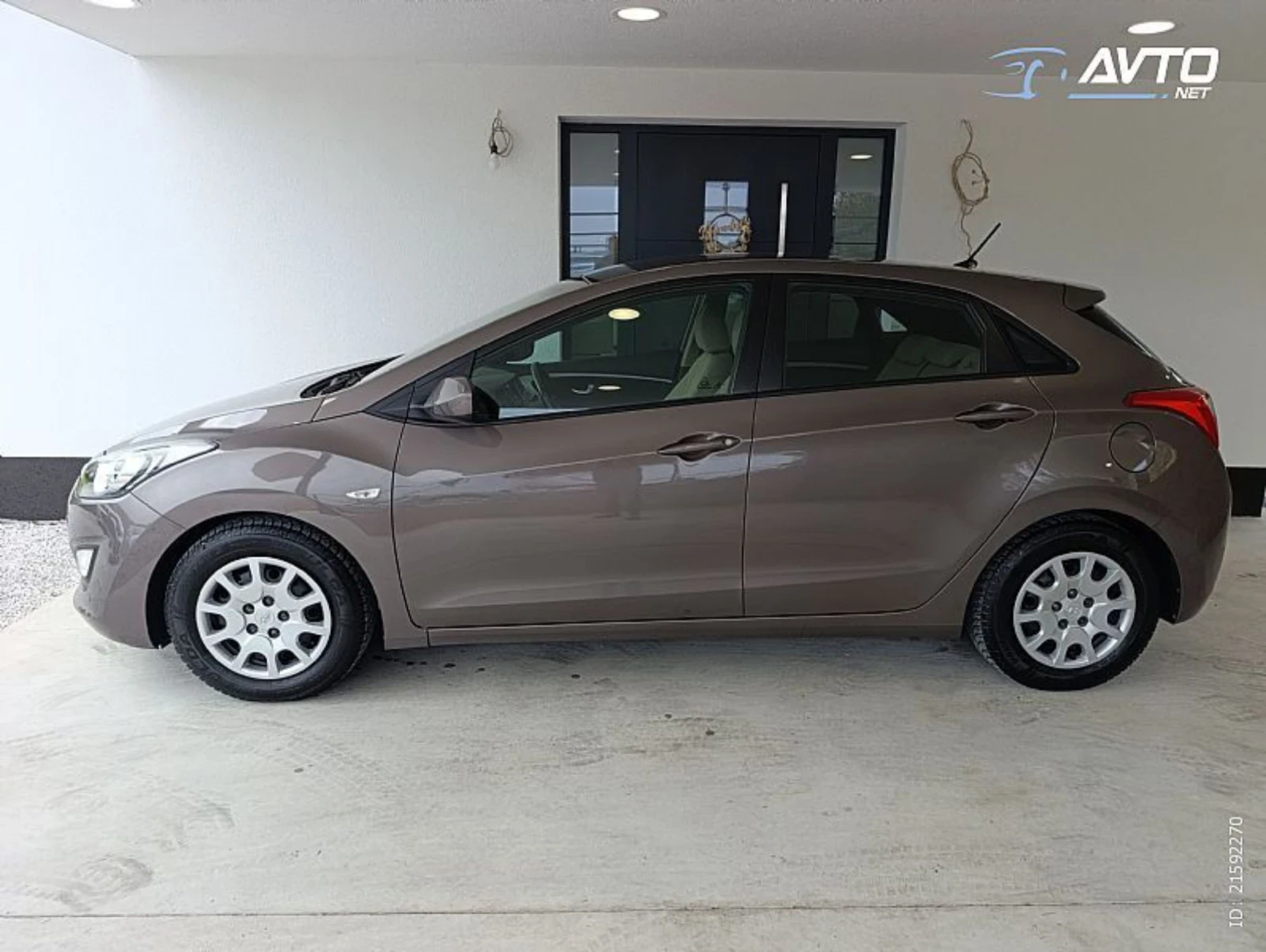 Hyundai I30 1.6 фейсл. 120к.с.топ - изображение 2 | Auto.bg Hyundai I30 1.6 фейсл. 120к.с.топ - изображение 2