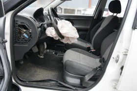 Skoda Fabia Fabia 1.6 TDI КАТАСТРОФИРАЛ - цена по договаряне - 28441199 5 | Car24.bg Skoda Fabia Fabia 1.6 TDI КАТАСТРОФИРАЛ - цена по договаряне - 28441199 5