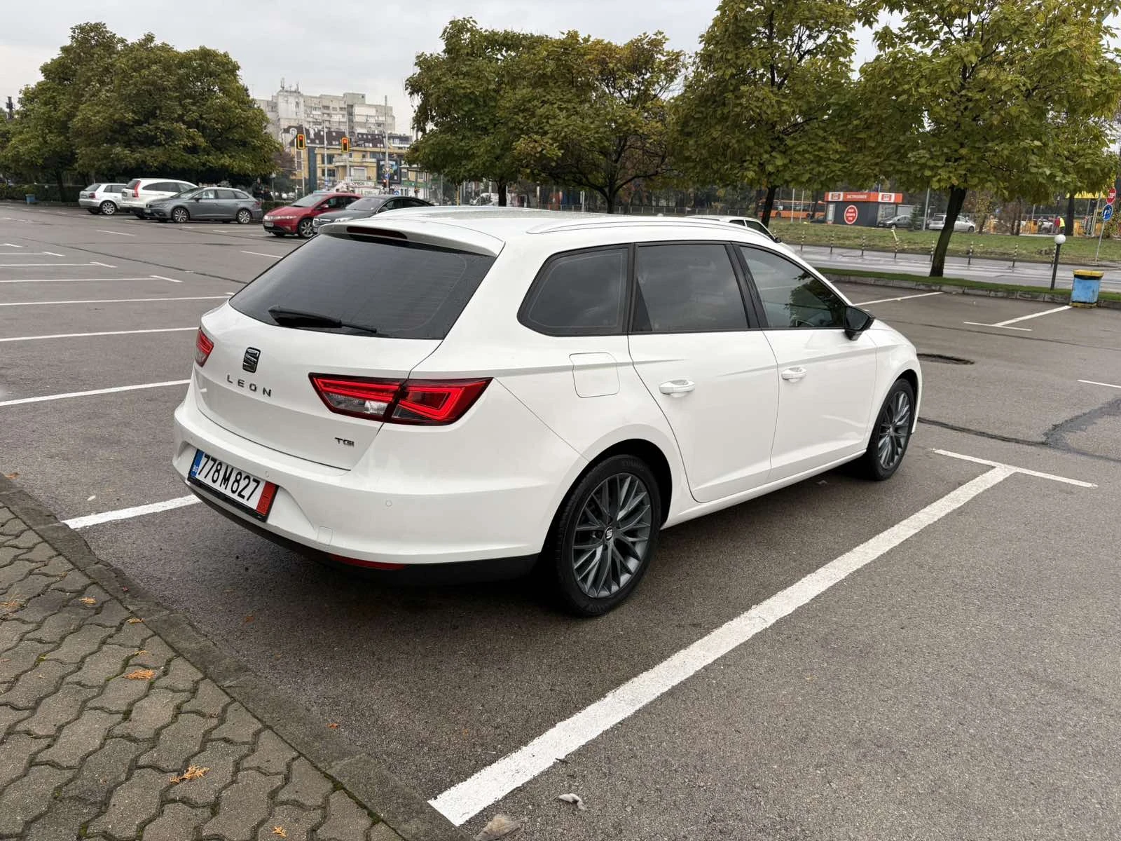 Seat Leon 1.4i TGI-фабричен DSG - изображение 3 | Auto.bg Seat Leon 1.4i TGI-фабричен DSG - изображение 3