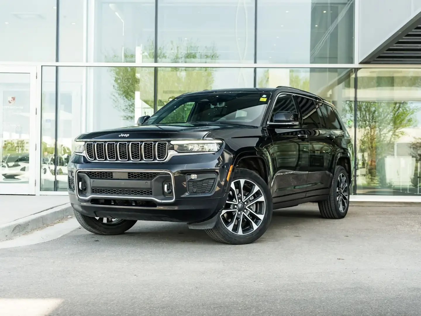 Jeep Grand cherokee 5.7* V8* OVERLAND* ОБДУХВАНЕ* ПАНОРАМА* 360КАМЕРА* | Auto.bg — изображение 1 Jeep Grand cherokee 5.7* V8* OVERLAND* ОБДУХВАНЕ* ПАНОРАМА* 360КАМЕРА* | Auto.bg — изображение 1
