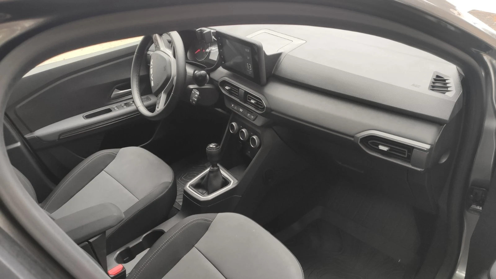 Dacia Jogger 1.0 i ГАЗ+ БЕНЗИН - изображение 4 | Auto.bg Dacia Jogger 1.0 i ГАЗ+ БЕНЗИН - изображение 4