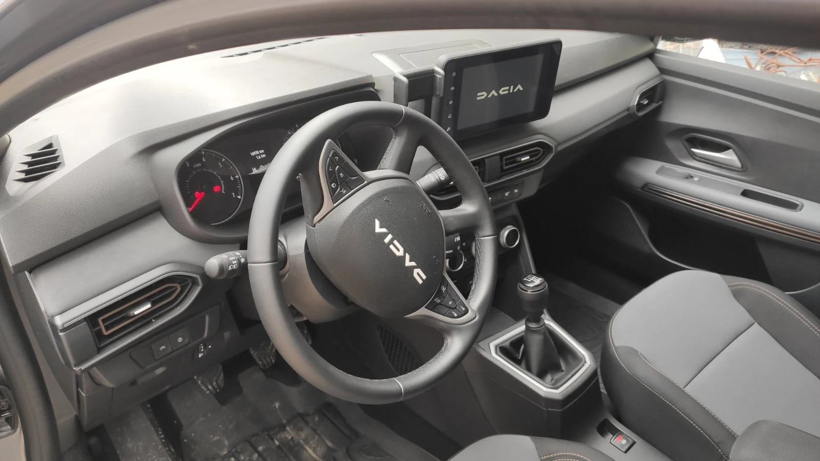 Dacia Jogger 1.0 i ГАЗ+ БЕНЗИН - изображение 3 | Auto.bg Dacia Jogger 1.0 i ГАЗ+ БЕНЗИН - изображение 3