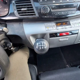 Honda Fr-v 2.2CDTI - 2001 € / 3913.62 лв. - 48999554 10 | Car24.bg Honda Fr-v 2.2CDTI - 2001 € / 3913.62 лв. - 48999554 10