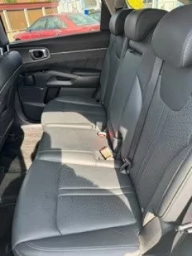 Kia Sorento SPIRIT/193HP/PANO/CAM/NAVI/CPLAY/KLESS/LED/505q | Auto.bg — изображение 9 Kia Sorento SPIRIT/193HP/PANO/CAM/NAVI/CPLAY/KLESS/LED/505q | Auto.bg — изображение 9