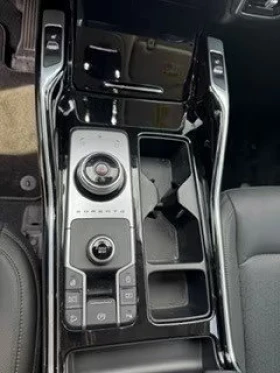 Kia Sorento SPIRIT/193HP/PANO/CAM/NAVI/CPLAY/KLESS/LED/505q | Auto.bg — изображение 8 Kia Sorento SPIRIT/193HP/PANO/CAM/NAVI/CPLAY/KLESS/LED/505q | Auto.bg — изображение 8