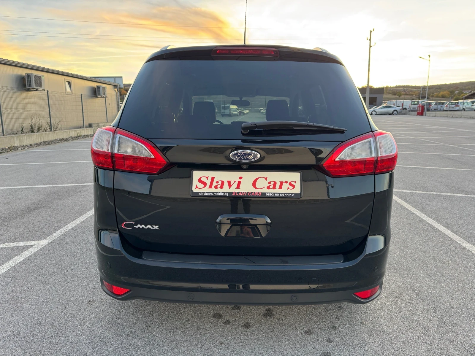 Ford Grand C-Max 1.5 tdci 7 МЕСТЕН/ AUTO/ KEYLESS/ CAMERA/ EURO 6B - изображение 5 | Auto.bg Ford Grand C-Max 1.5 tdci 7 МЕСТЕН/ AUTO/ KEYLESS/ CAMERA/ EURO 6B - изображение 5